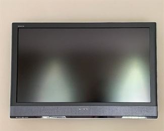 Sony Flat Screen TV with Wall Mount
