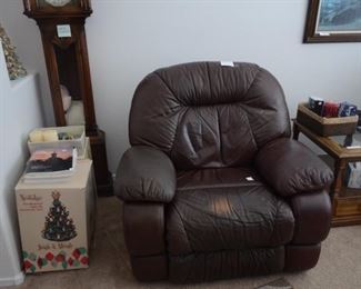 dark brown leather recliner