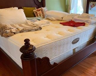 Simmons Beautyrest King Mattress & Box Springs