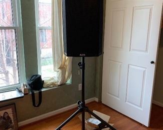 Alto Professional Loud Speaker w/tripod TS315