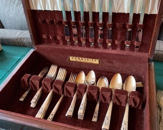 Community Silver Plate, Service for 8