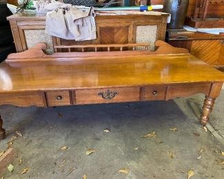 Vintage Antique coffee table with drawers, in excellent shape
