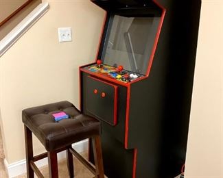 Williams Multigame, has over 1000 games: PacMan, Ms. PacMan, Galaga, Centipede, Q-Bert, Donkey Kong & many others