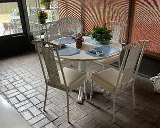Mid Century table and chairs. Really cute
