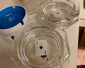set of 4 Aces ashtrays