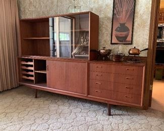 BID ITEM: Danish Modern Teak Sideboard Credenza and Hutch with sliding glass door front, measures 7' 5" in length and 58.5" height