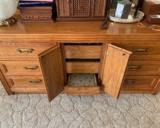 Detail: Broyhill dresser measures approx 67" across 18" deep and cumulaticve height with mirrors 76" 