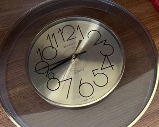 Spartus battery operated quartz wall clock