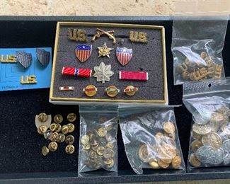 MILITARY Ribbons and decorations