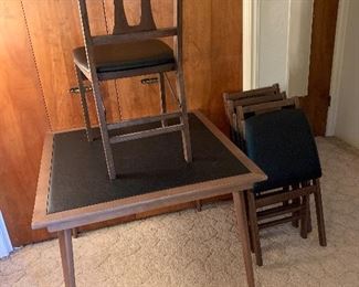 Stakmore folding card table with 4 folding chairs, mint