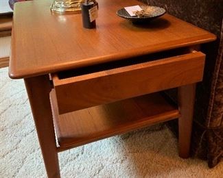 BID ITEM: Danish Modern teak end table with full length pull out drawer (1 of 2 shown) Measures approx 20" x 30" and 18" height