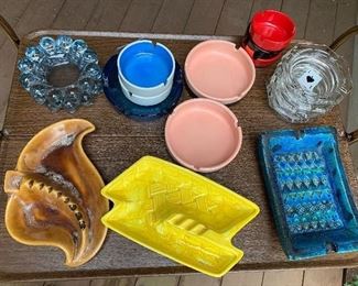 Vintage ashtrays, inc Boopies, enameled, Italian Bitossi, "4 Aces" etc.