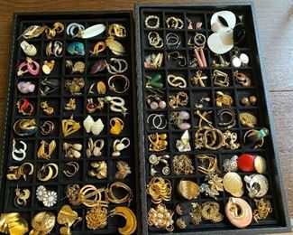 Avon earrings $5 / pr.