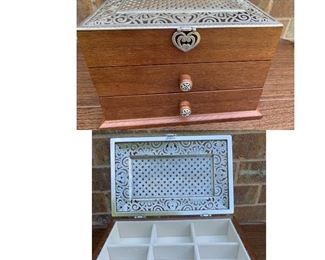 Brighton Lacie Daisy Jewelry box 