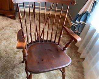 #2	Pine dining table with 3 leaves , table pads and 6 chairs 60-96x40x29	 $275.00 
