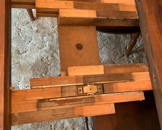 #2	Pine dining table with 3 leaves , table pads and 6 chairs 60-96x40x29	 $275.00 
