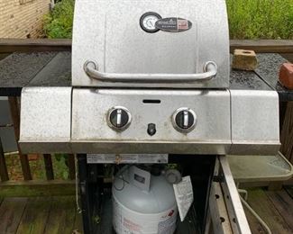 #40	Charbroil Grill 24"W w/propane Tank	 $65.00 
