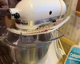 #46	5 quart Kitchenaid Mixer w/3 attachments w/pouring shield & Spout	 $150.00 
