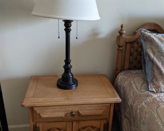 Bedroom set - King sized headboard - 2 nightstands - chest of drawer - dresser