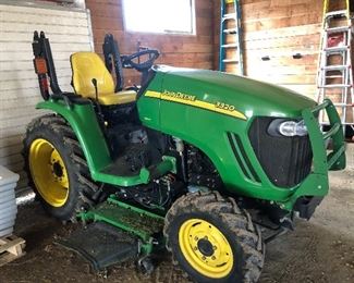 John Deere 3320 Tractor