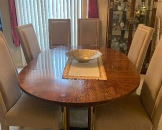 Oval table w/ 6 chairs