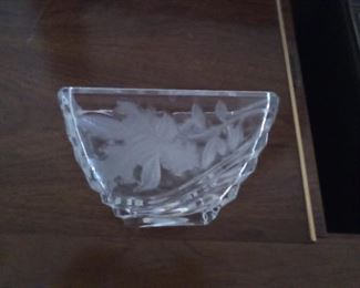 32.  ETCHED CRYSTAL BOWL $10
