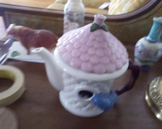 43.  COLLECTOR TEA POT $7
