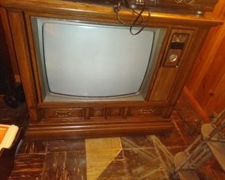 169.  vintage tube television does work $50