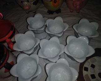 180. set of 8 desert bowls $5