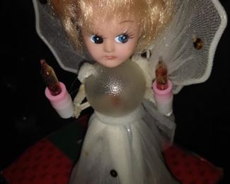 189. VINTAGE TREE TOP $10