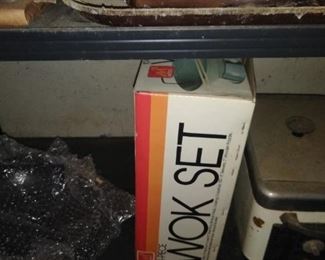 206. WOK SET IN BOX $8