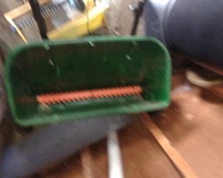 261. seed spreader $15