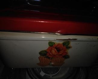 269. vintage bread box $10