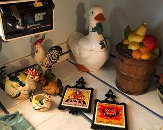 Cookie jars and other decor