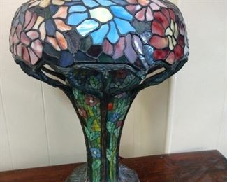 Meyda 50352-Tiffany Zinnia Table Lamp