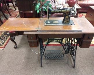 Black Wood Peddle Singer Sewing Machine - Model #G2787727