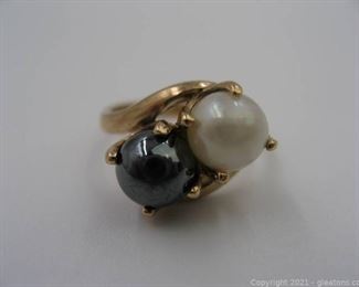 10kt Yellow Gold Bypass Pearl and Hematite Ring