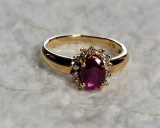 34. 18K Yellow Gold (0.17 TW) Diamonds & (1.23 TW) Ruby Ring sz 6.25 TW 4.2g $500
