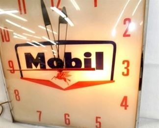 VIEW 4 RIGHTSIDE MOBIL CLOCK