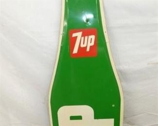 VIEW 3 BOTTOM 7UP DIE CUT SIGN