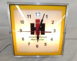 15IN. INTERNATIONAL HARVESTER CLOCK