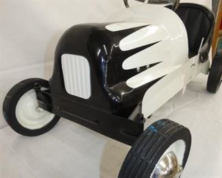 VIEW 2 FRONT VIEW MIDGET PEDAL CAR