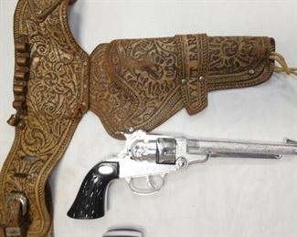 VIEW 3 WYATT EARP W/ HUBLEY PISTOLS