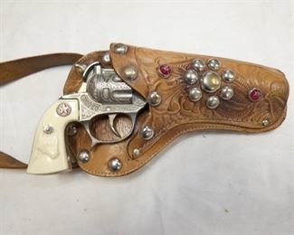 RODEO PISTOL W/ HOLSTER