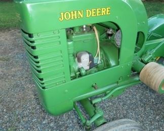 VIEW 3 FRONT VIEW John Deere MODEL L