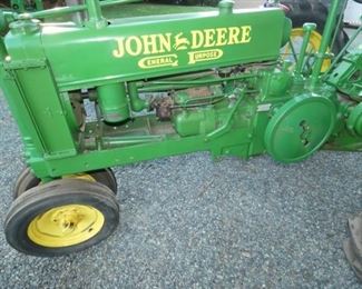 VIEW 13 CLOSE UP SIDE 1 John Deere