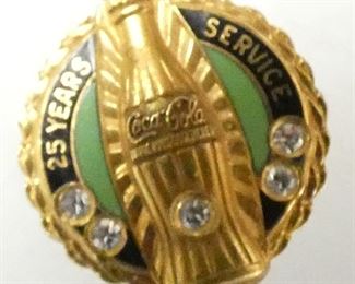 10K 25 YEARS OF SERVICE COKE PIN