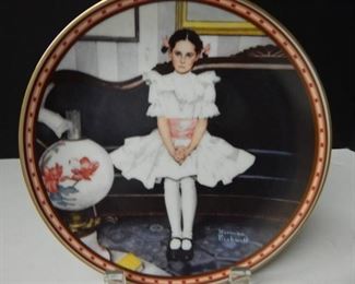 1987 Collectors Plate Edwin Knowles "Sitting Pretty"