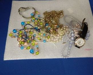 Large Lot of Vintage Necklaces & 2 Watches