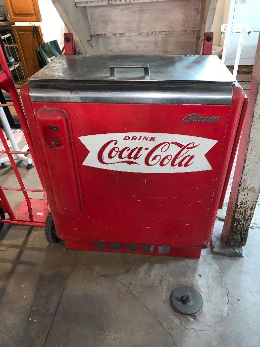 Great classic Americana conversation starter and stellar addition to your man-cave or entertainment space!